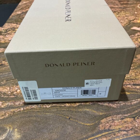 Donald Pliner Men's Loafer, Natural, size 9M - Picture 5 of 5